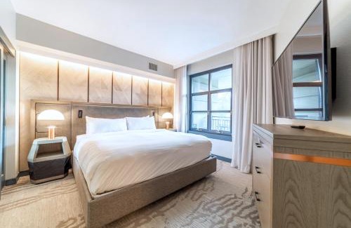 Mammoth Lakes Hotel | Luxury 2 Bedroom Penthouse with Stunning Views!