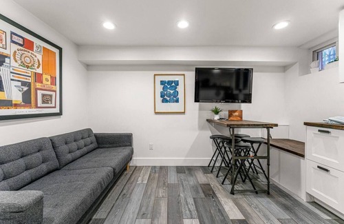 Capitol Hill Condo | Luxury 2 Bedroom Suite (In Historic Cheesman Park)