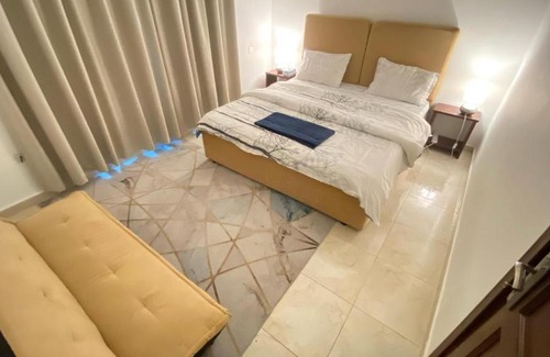 Mirdif House | Luxury 2-Bedroom Suite opposite to Mirdif City Center