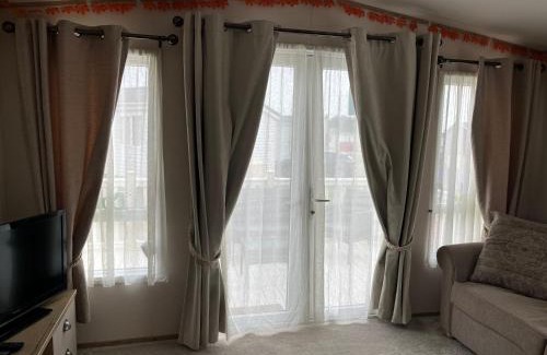 Hunstanton House | Luxury 2 Bedroom van linen included Pets go Free