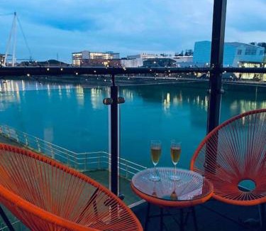Newport Apartment | Luxury 2 Bedroom waterfront apartment with balcony