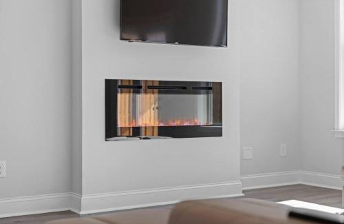 Lawrenceville House | Luxury 2 bedrooms, 2.5 baths