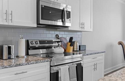Lawrenceville House | Luxury 2 bedrooms, 2.5 baths