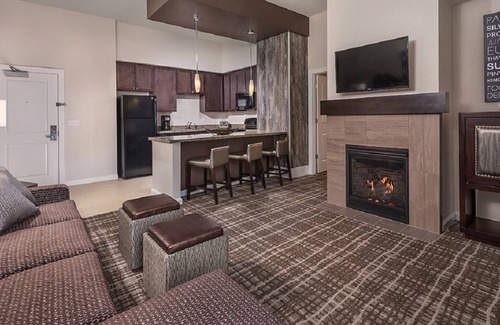 Park City Resort | Luxury 2 BR 2 bath-Ski right outside doorway *Available Feb 17- Feb 20, 2023 🎉