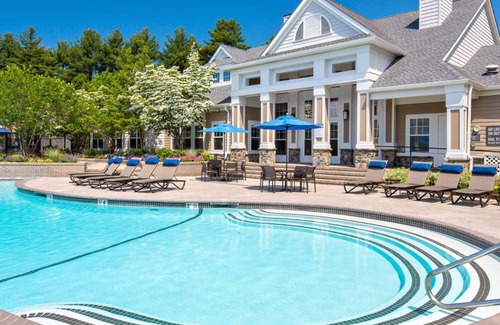 Waltham House | Luxury 2 BR/2 BATH Townhouse near I-95. Pet-Friendly!