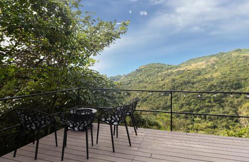 El Palmar Other | Luxury 2 BR Cabin with Jacuzzi Valle de Antón