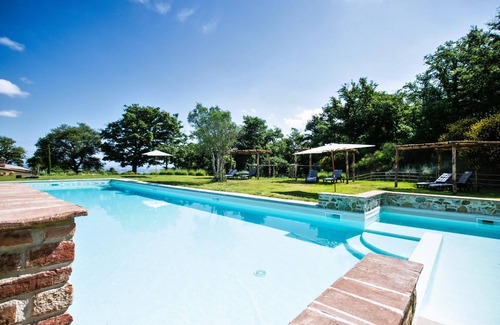 Trequanda Apartment | Luxury 2 Rooms Apt Basil in Siena Resort