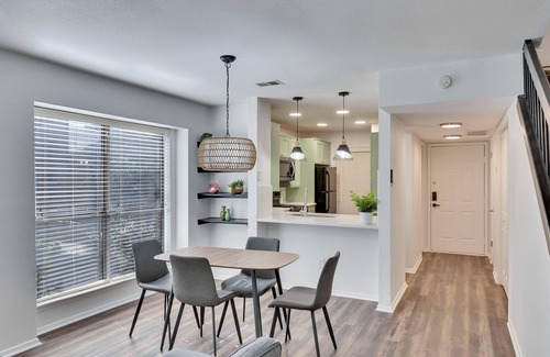 North Burnet House | Luxury 2BD/2.5BA Near The Domain with POOL
