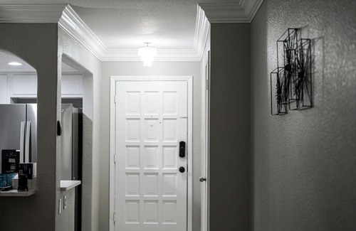 Grand Prairie Condo | Luxury 2bd 2bth Condo w/King/2 separate twin beds