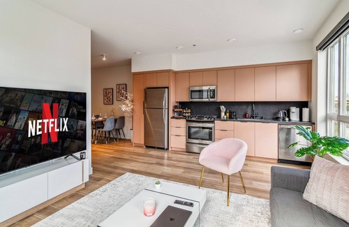 Del Rey Apartment | Luxury 2bdr in Culver City with Pool, Gym, Free Parking