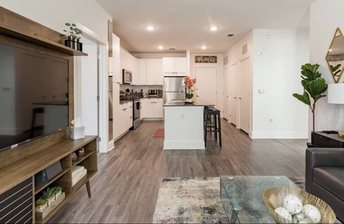 Peoplestown Apartment | Luxury 2BR/2BA APT w/Gym, Pool & Free Parking