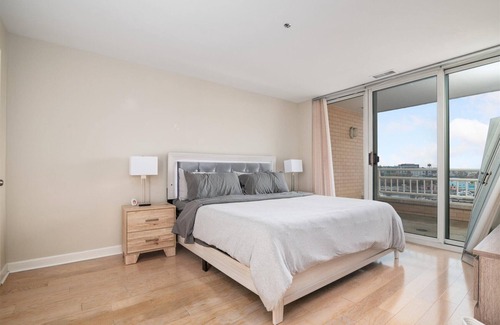 Inner Harbor Apartment | Luxury 2BR Condo w/Stunning Water Views!