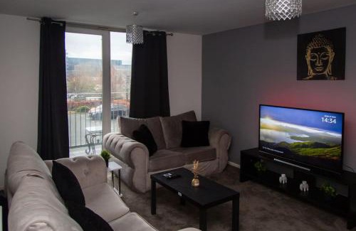Clayton Apartment | Luxury 2BR Near MCR City and Etihad Stadium