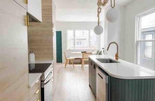 Rochester House | *Luxury 3 Bed 2.5 Bath/Prime Park Ave. Location*