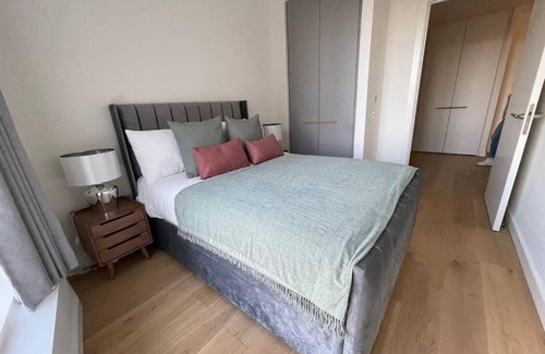 Queenstown Apartment | LUXURY 3 Bed 3 Bath Apartment in Central London