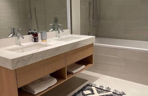 Queenstown Apartment | LUXURY 3 Bed 3 Bath Apartment in Central London