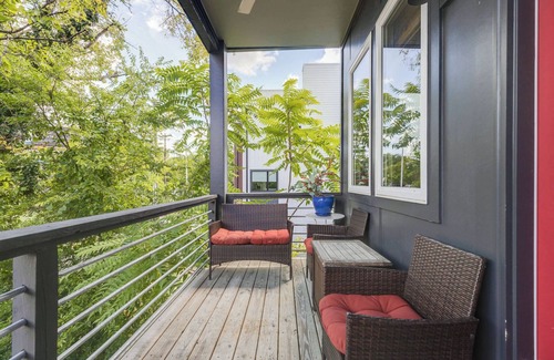 Hadley - Washington House | Luxury 3 Bed Close to Downtown!