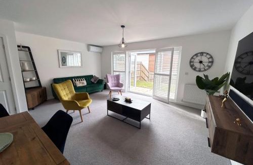 Whitstable House | Luxury 3 bed home in Whitstable with parking