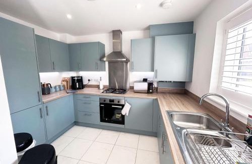 Whitstable House | Luxury 3 bed home in Whitstable with parking