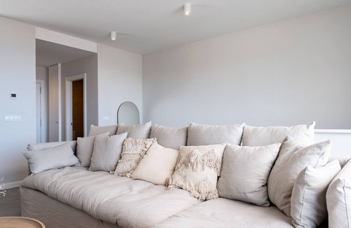 Mijas Ski Chalet | Luxury 3-Bed Mijas Villa – Sea View, Pool & Jacuzzi