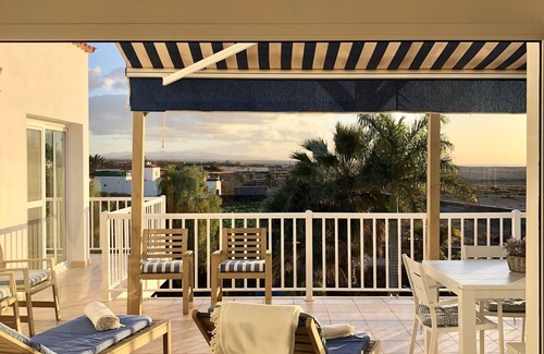 El Cotillo Villa | Luxury 3 bed villa with large pool in Fuerteventura sleeps 6/8 people