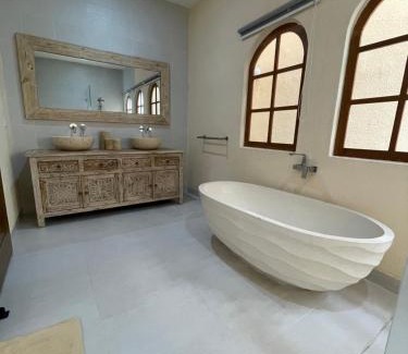 Kuta Villa | Luxury 3 Bed Villa in Kuta with Pool