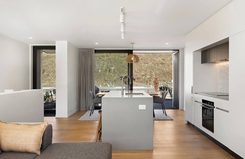 Lake Tekapo House | Luxury 3 Bedroom, 3 Bathroom Lakeview House