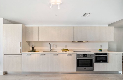 Edgewater Apartment | Luxury 3 bedroom apartment for rent in Edgewater