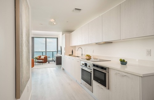 Edgewater Apartment | Luxury 3 bedroom apartment for rent in Edgewater