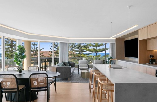 Manly Apartment | Luxury 3 Bedroom Apartment Steps from World Famous Manly Beach