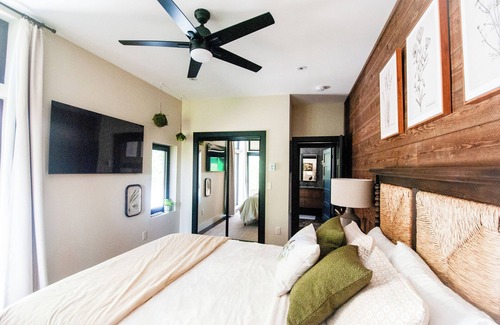 Brevard Cabin | Luxury 3-bedroom cabin in Brevard with Mountain View’s, creek and waterfalls