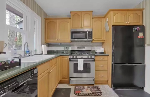 Marietta Cabin | Luxury 3-bedroom cabin in tranquil East Cobb