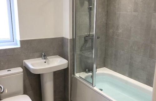 Barking Apartment | Luxury 3 Bedroom Flat in Barking Town Centre