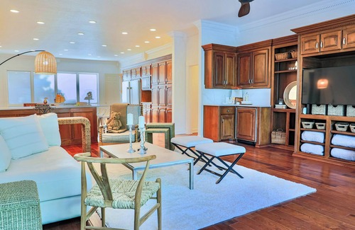 McAlester House | Luxury 3-Bedroom Home on Golf-Course in McAlester