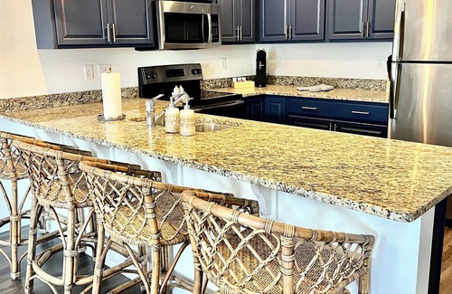 Clemson House | Luxury 3 bedroom, professionally furnished home 1 mile from Clemson University!