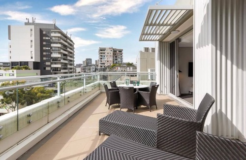 Zetland Apartment | Luxury 3 Bedroom Terrace Suite Defries Avenue, Zetland, New South Wales