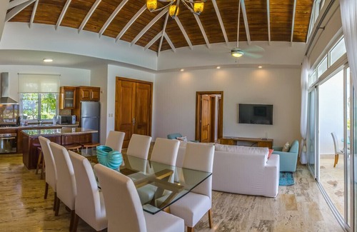 La Esplanada House | Luxury 3 bedroom villa on second line