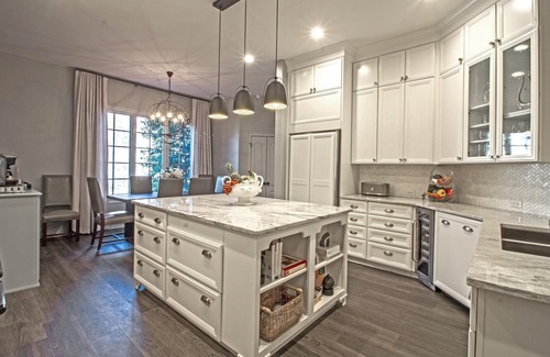 Asheville House | Luxury 3 Kng, 1 Qn, 4.5 Bth, Gourmet Kitchen, Pavilion w/Fireplace, Pond