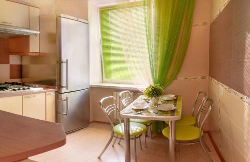 Sukhinovka Apartment | Luxury 3 Rooms Apartments in Center by Green House