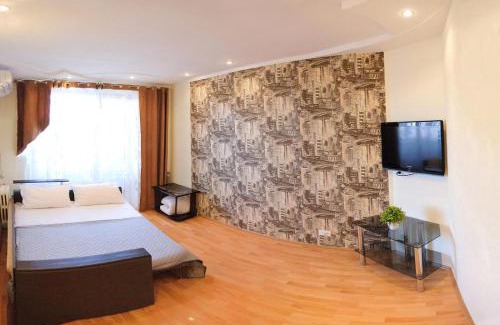 Sukhinovka Apartment | Luxury 3 Rooms Apartments in Center by Green House