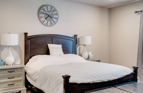 Conway House | Luxury 3bd 2 bath Villa - Downtown/Coffee Bar/Indoor Fireplace/Pergola