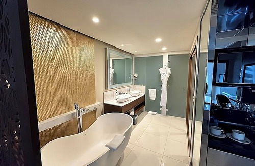 San Jose del Cabo Resort | LUXURY 3BD/4BA Penthouse Ocean View At An All New 5 Star Resort On The Beach!