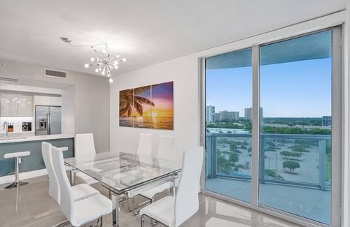 Hallandale Beach Apartment | LUXURY 3BD APARTMENT BEACHWALK
