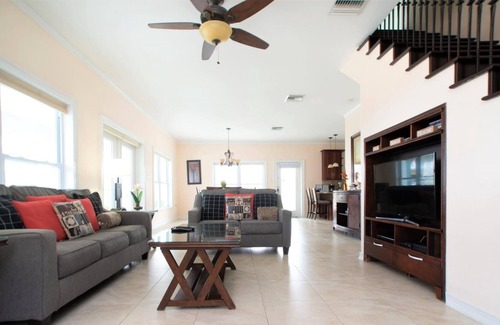 North Side House | Luxury 3bd Beach View 3 Blue Stunning Views