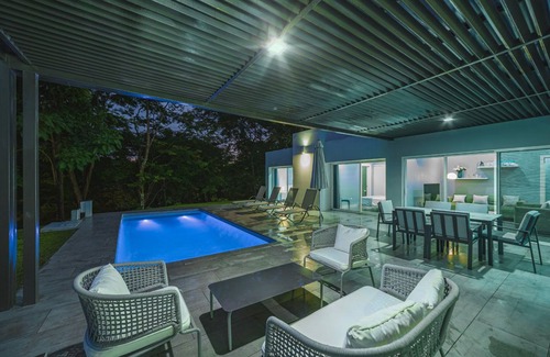 Samara Villa | Luxury 3BR Home w/Pool, Near Beach & Downtown