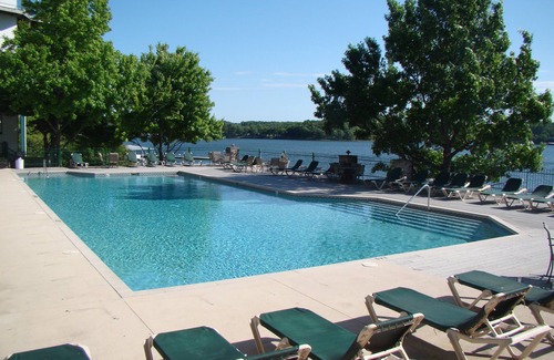 Lakeland Condo | Luxury 3BR, Lakefront/Ground Level Condo, Breathtaking Main Channel view, Wifi