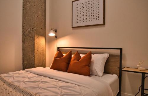 Near South Side Apartment | Luxury 3BR Spacious Suite Sleeps 8 Guests with Patio, Skyline View, Optional Parking and Gym Access Near McCormick Place and Lakefront