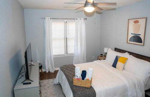 Winston - Salem Villa | Luxury 3BR Townhome in the Heart of Winston Salem NC - Sleep 6