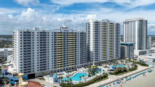 Brush - Stewarts House | Luxury 3BR Villa Direct Oceanfront Resort Life