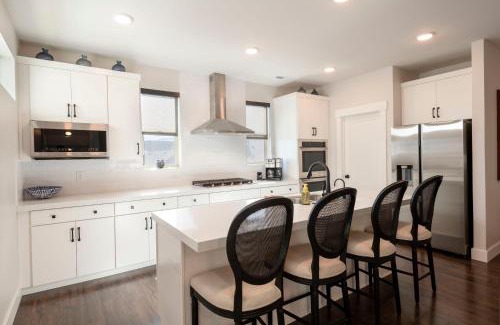 Park City Apartment | Luxury 3BR with Mountain Views at 1374 Gambel Oak Way